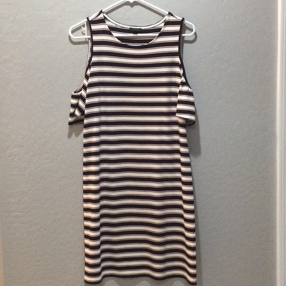 Cold Shoulder Dress - Picture 2 of 5